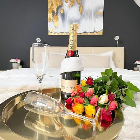 M-Style 04 Apartment Mit Balkon Und Gasgrill, 24H Self-Check-In, Free Parking, Netflix ニュルンベルク エクステリア 写真