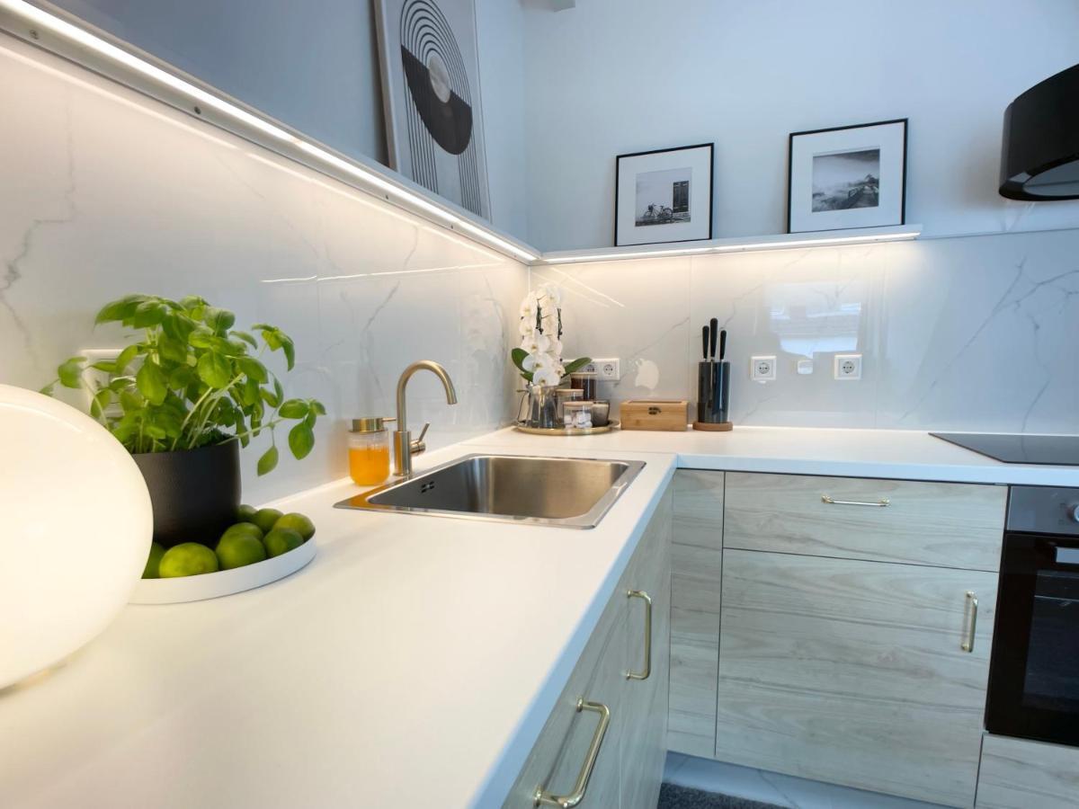 M-Style 04 Apartment Mit Balkon Und Gasgrill, 24H Self-Check-In, Free Parking, Netflix ニュルンベルク エクステリア 写真