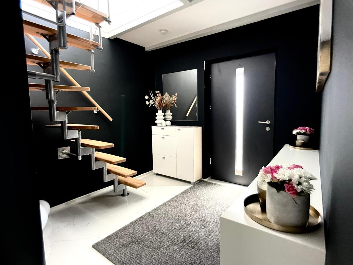 M-Style 04 Apartment Mit Balkon Und Gasgrill, 24H Self-Check-In, Free Parking, Netflix ニュルンベルク エクステリア 写真